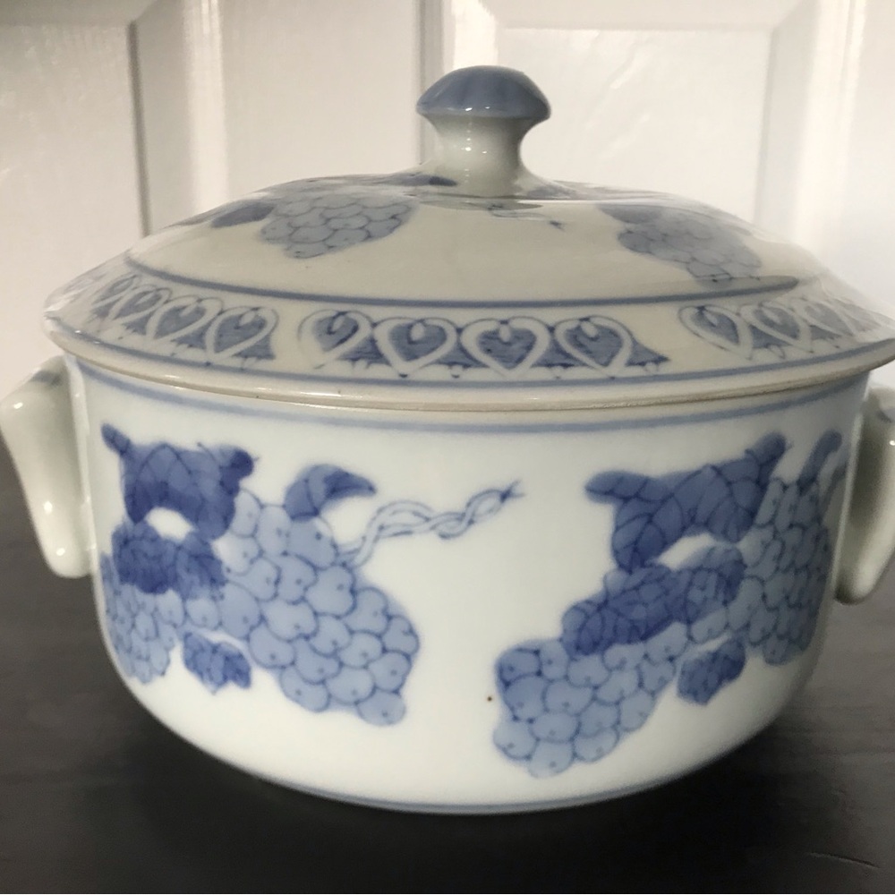 Vintage Hand Painted Blue and White Porcelain Lidded 2 Qt Casserole Dish